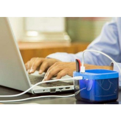 USB Hub with mobile holder