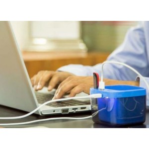 USB Hub with mobile holder